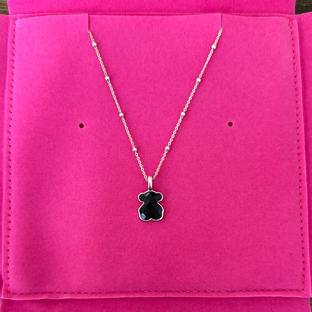 Elegant Black Onix Pendant Necklace